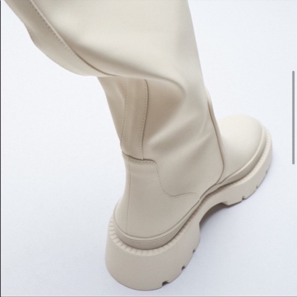 Zara Cream Off White Chunky Heel Rubberized Boot Ecru Oyster White Size 40 or 9 - Picture 4 of 11